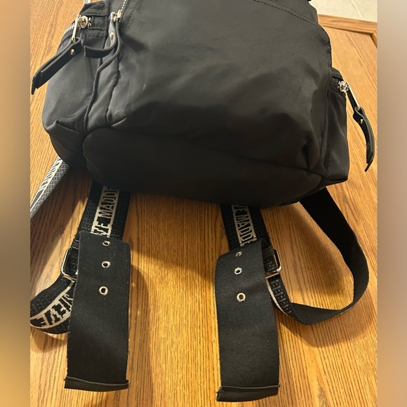 CLEARANCE!! Steve Madden Large Bsolly Backpack - Picture 5 of 11